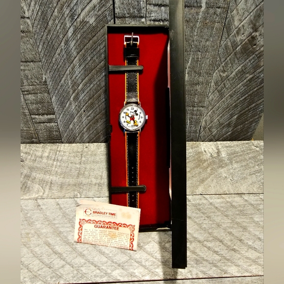Mickey Mouse Wrist Watch 1970s 1970s Vintage Bradley Time Disney